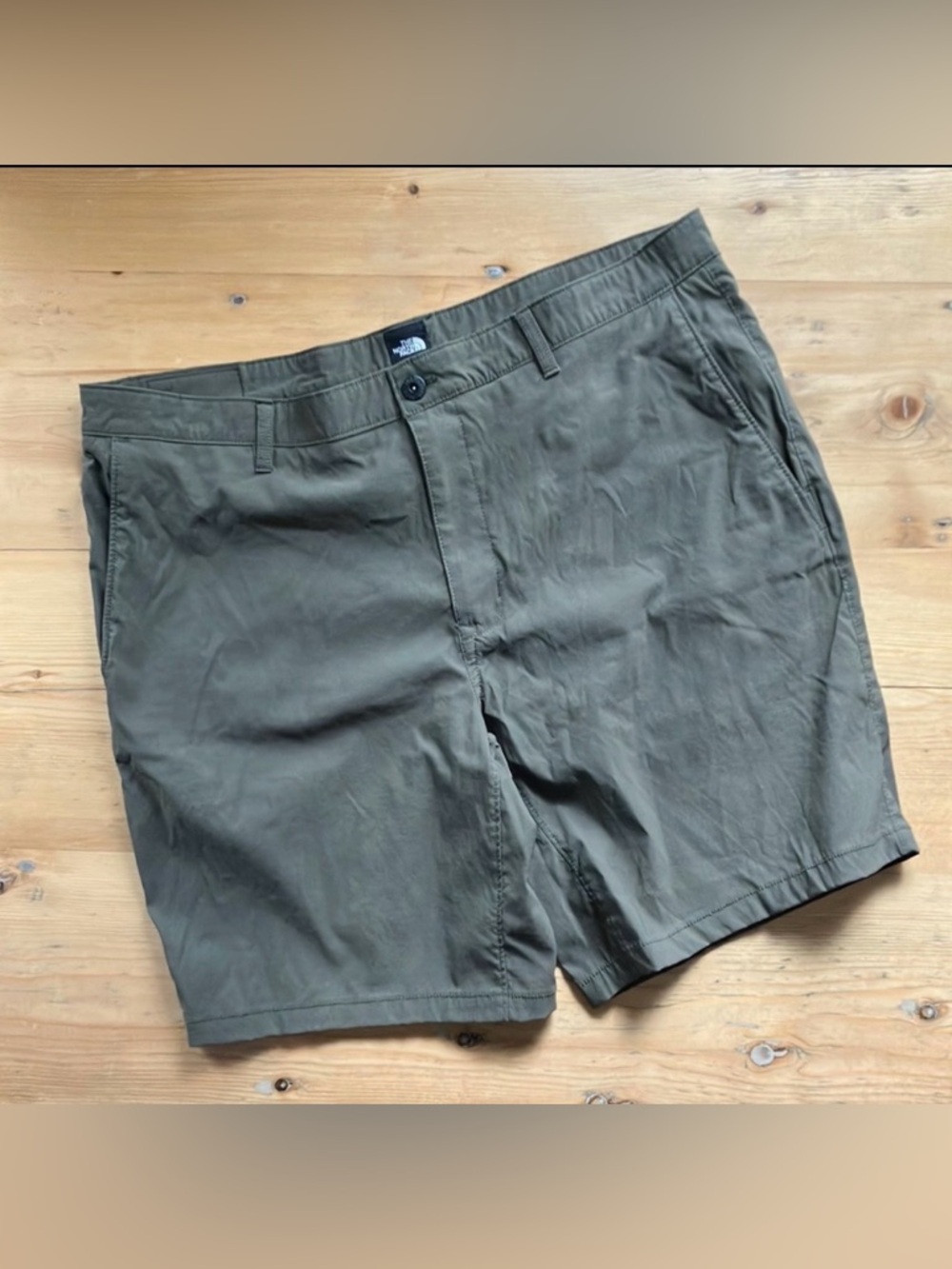 The North Face Men’s Hiker Shorts Khaki Green W38 Zipper Snap Fly 9” Inseam